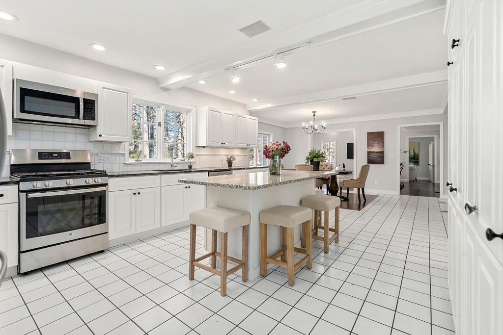 91 Pheasant Landing Road Needham, MA 02492 - Photo 11 of 23 Gallery Image 11