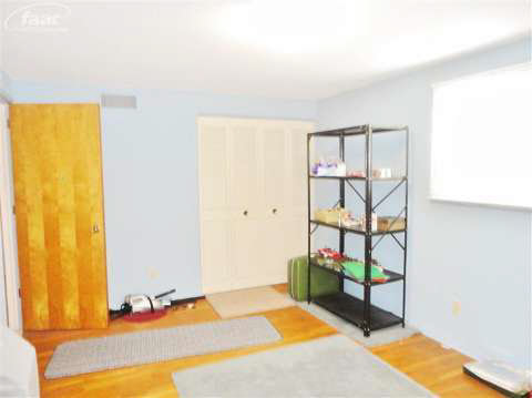 5393 East Potter Road Flint, MI 48506 - Photo 17 of 27 20390245-17.JPG