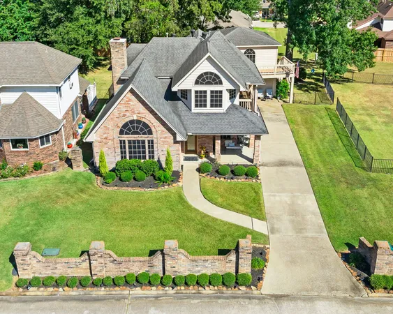 $397,900 | 6971 Breezy Point, Willis, TX 77318