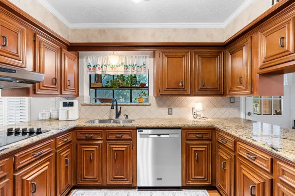 $397,900 | 6971 Breezy Point, Willis, TX 77318