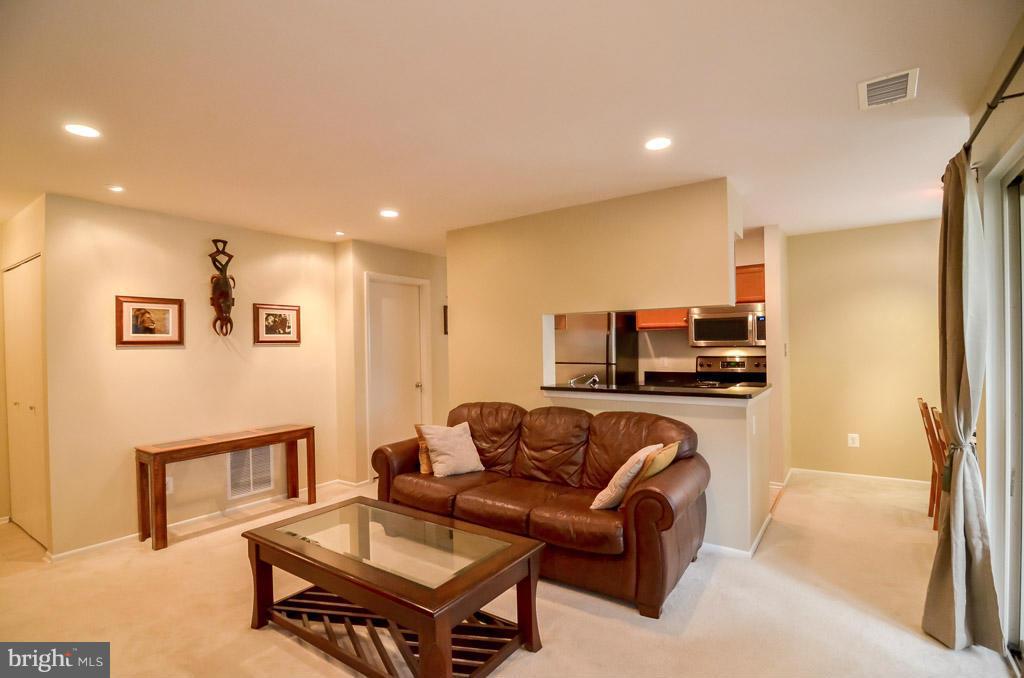 1781 Jonathan Way, Unit F Reston, VA 20190 - Photo 11 of 28 Living Room