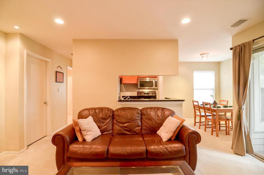 1781 Jonathan Way, Unit F Reston, VA 20190 - Photo 12 of 28 Living Room