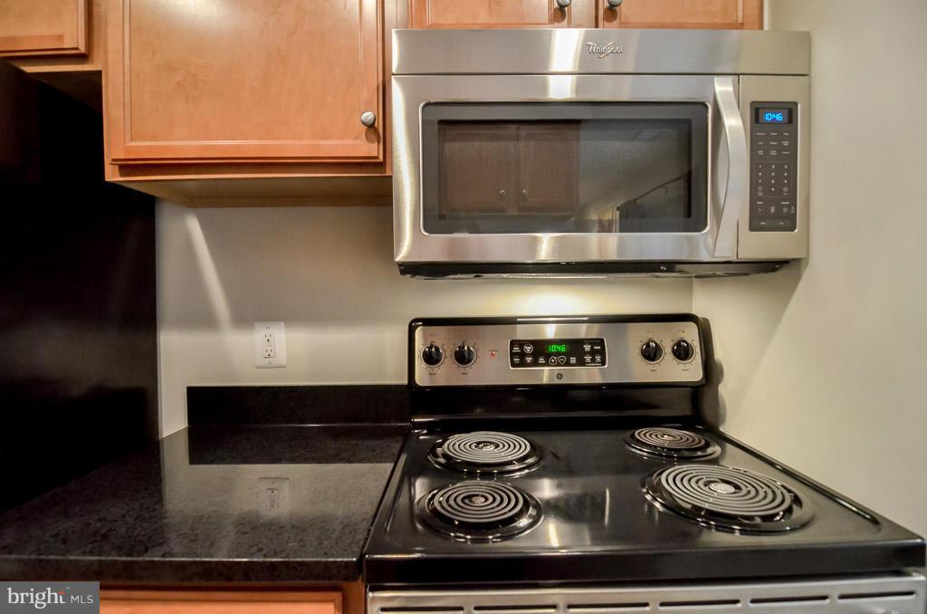 1781 Jonathan Way, Unit F Reston, VA 20190 - Photo 17 of 28 Kitchen