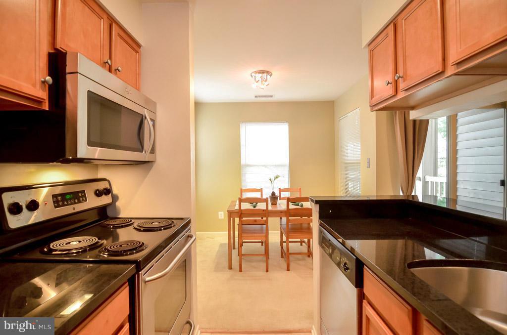 1781 Jonathan Way, Unit F Reston, VA 20190 - Photo 19 of 28 Kitchen