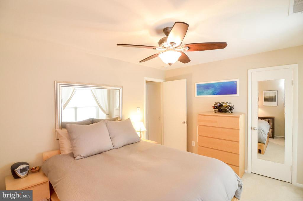 1781 Jonathan Way, Unit F Reston, VA 20190 - Photo 23 of 28 Bath (Master)