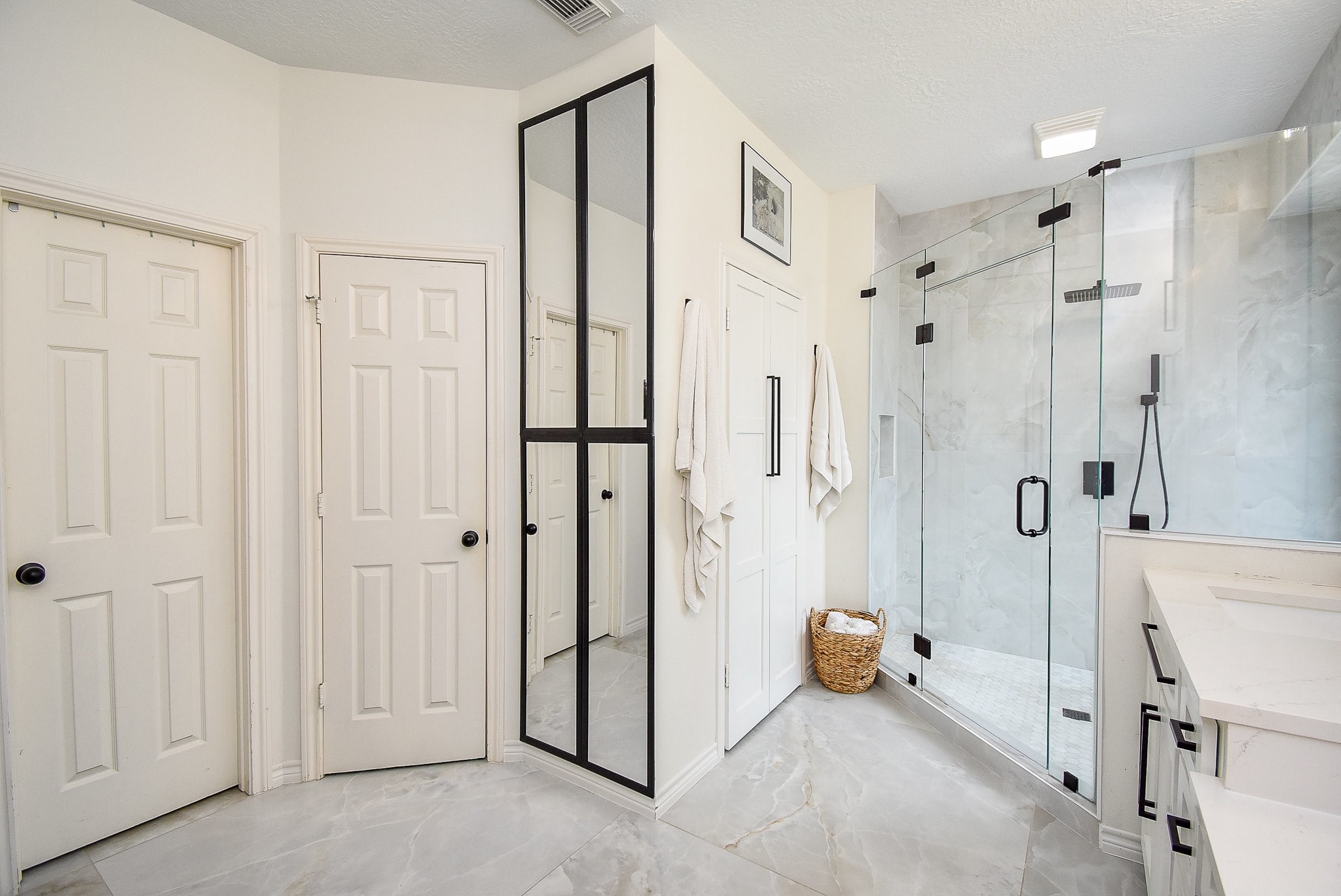 30518 Aldine Westfield Road Spring, TX 77386 - Photo 26 of 50 a spacious bedroom with a shower