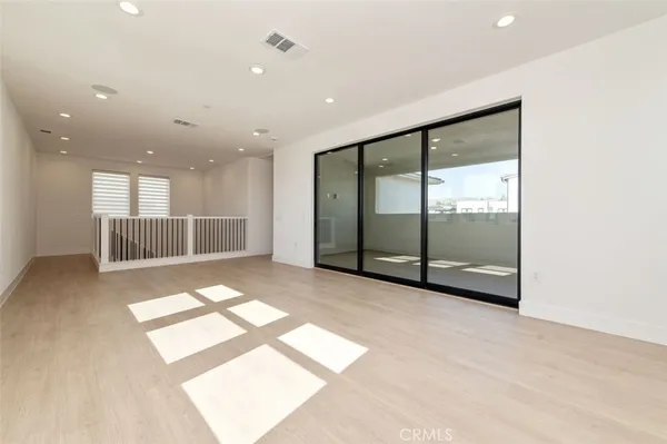 $10,000 | 228 Stage, Irvine, CA 92618