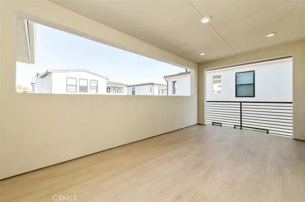 $10,000 | 228 Stage, Irvine, CA 92618
