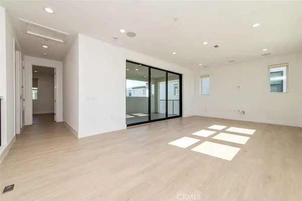 $10,000 | 228 Stage, Irvine, CA 92618