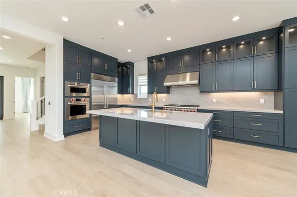 $10,000 | 228 Stage, Irvine, CA 92618