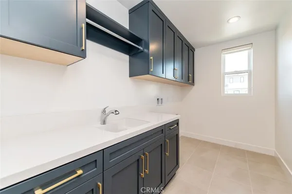 $10,000 | 228 Stage, Irvine, CA 92618