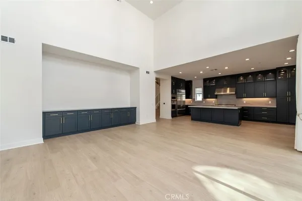 $10,000 | 228 Stage, Irvine, CA 92618