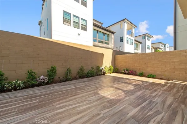 $10,000 | 228 Stage, Irvine, CA 92618