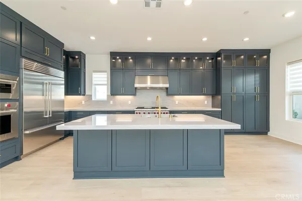 $10,000 | 228 Stage, Irvine, CA 92618