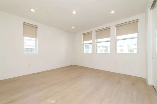 $10,000 | 228 Stage, Irvine, CA 92618