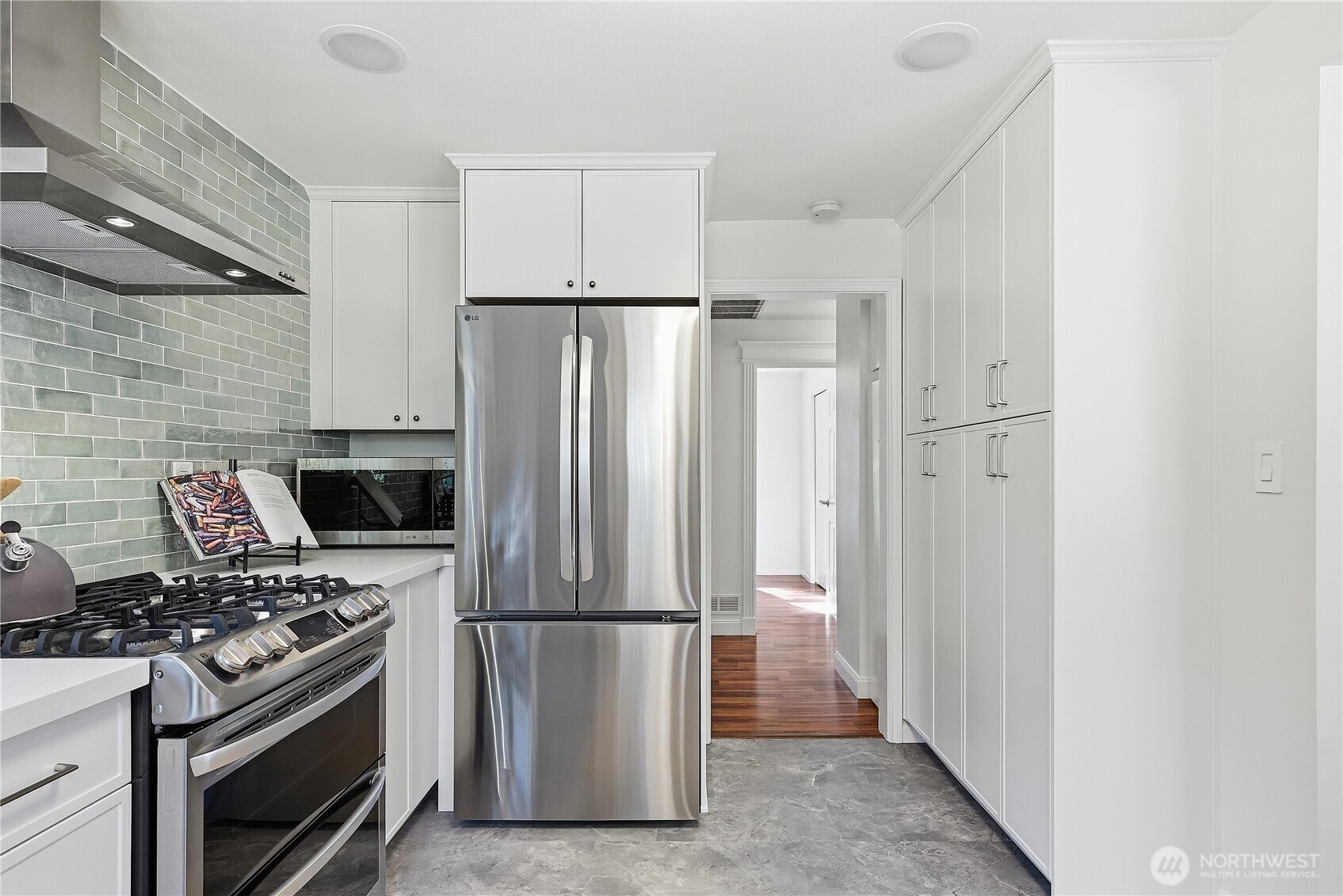 1049 South 112th Street Seattle, WA 98168 - Photo 11 of 27