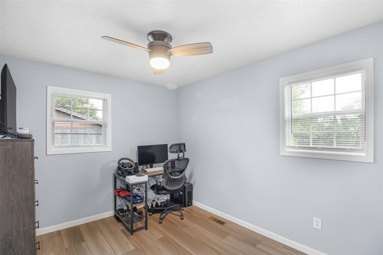 813 Tick Ridge Road Glasgow, KY 42141 - Photo 17 of 20 Gallery Image 17
