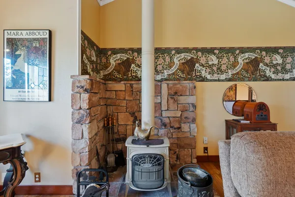$450,000 | 15553 Middletown Park Drive, Redding, CA 96001