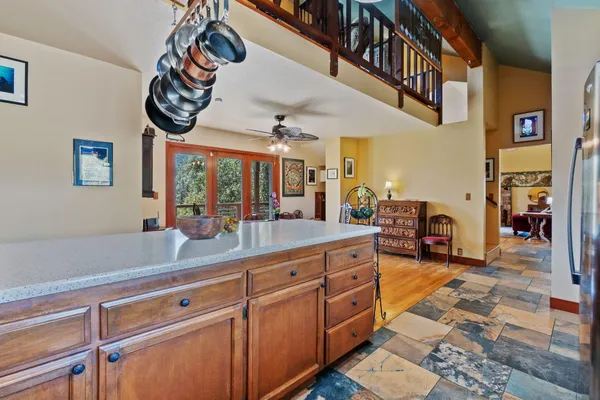 $450,000 | 15553 Middletown Park Drive, Redding, CA 96001