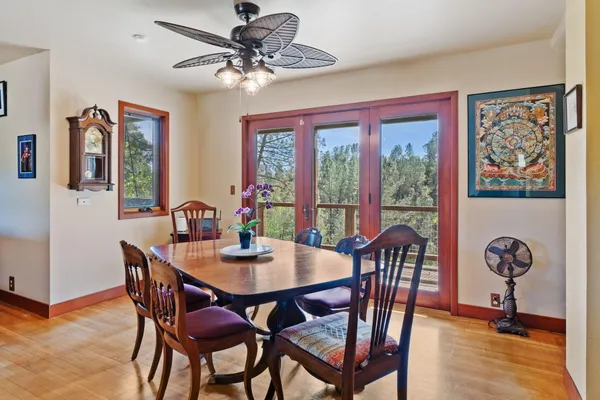 $450,000 | 15553 Middletown Park Drive, Redding, CA 96001