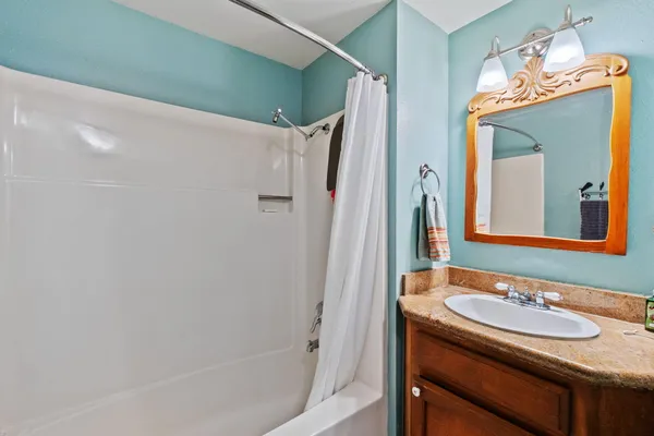 $450,000 | 15553 Middletown Park Drive, Redding, CA 96001