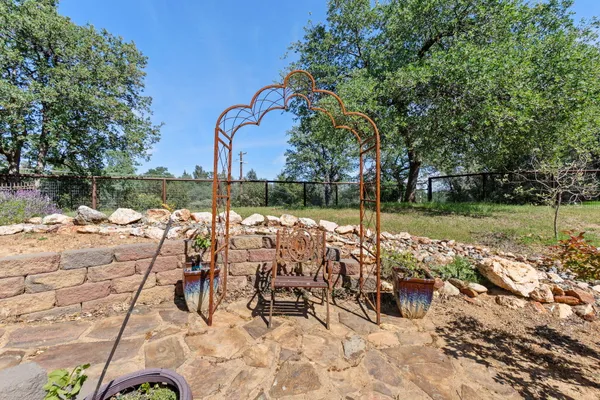 $450,000 | 15553 Middletown Park Drive, Redding, CA 96001