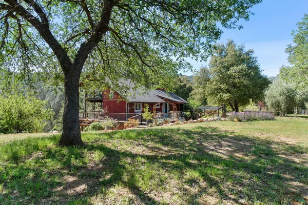 $450,000 | 15553 Middletown Park Drive, Redding, CA 96001