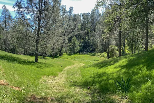 $450,000 | 15553 Middletown Park Drive, Redding, CA 96001