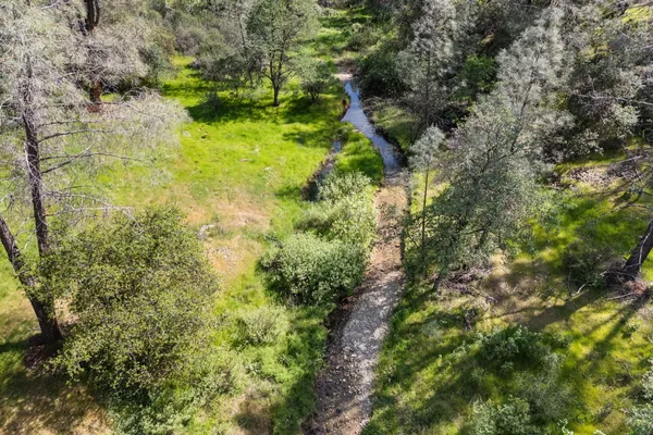 $450,000 | 15553 Middletown Park Drive, Redding, CA 96001