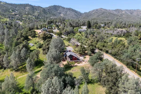 $450,000 | 15553 Middletown Park Drive, Redding, CA 96001