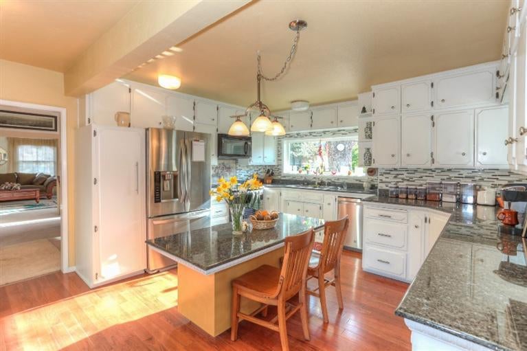 209 Crowson Road Ashland, OR 97520 - Photo 18 of 35 Gallery Image 18