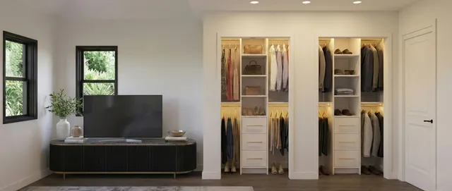 en living room with furniture and a flat screen tv