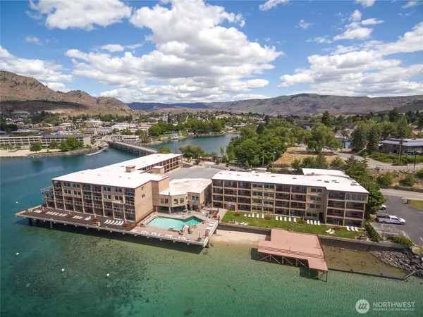 a picture of city view