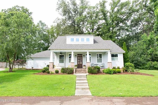 $3,300 | 2 Oakwood Glen Drive, Clinton, MS 39056