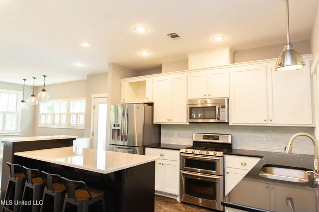 $3,300 | 2 Oakwood Glen Drive, Clinton, MS 39056