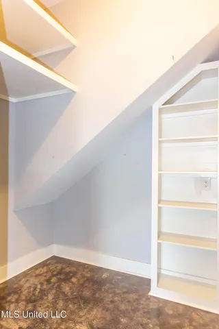 $3,300 | 2 Oakwood Glen Drive, Clinton, MS 39056