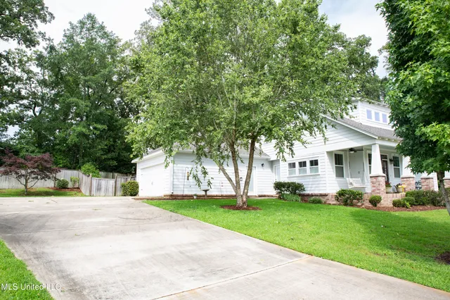 $3,300 | 2 Oakwood Glen Drive, Clinton, MS 39056