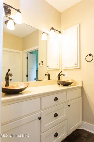 $3,300 | 2 Oakwood Glen Drive, Clinton, MS 39056