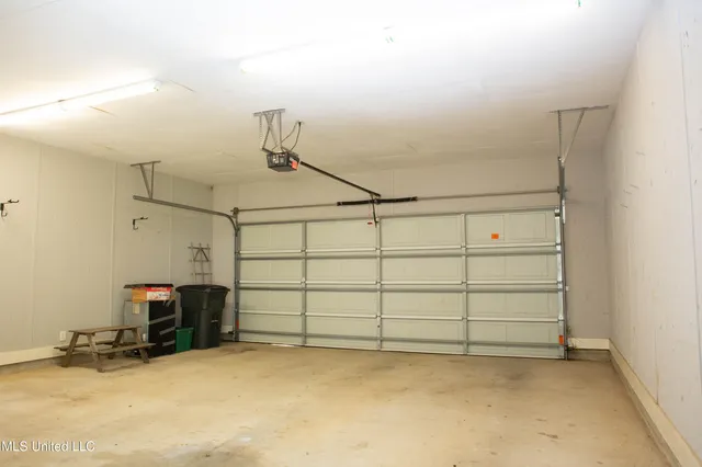 $3,300 | 2 Oakwood Glen Drive, Clinton, MS 39056