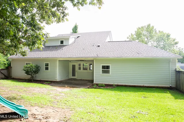 $3,300 | 2 Oakwood Glen Drive, Clinton, MS 39056