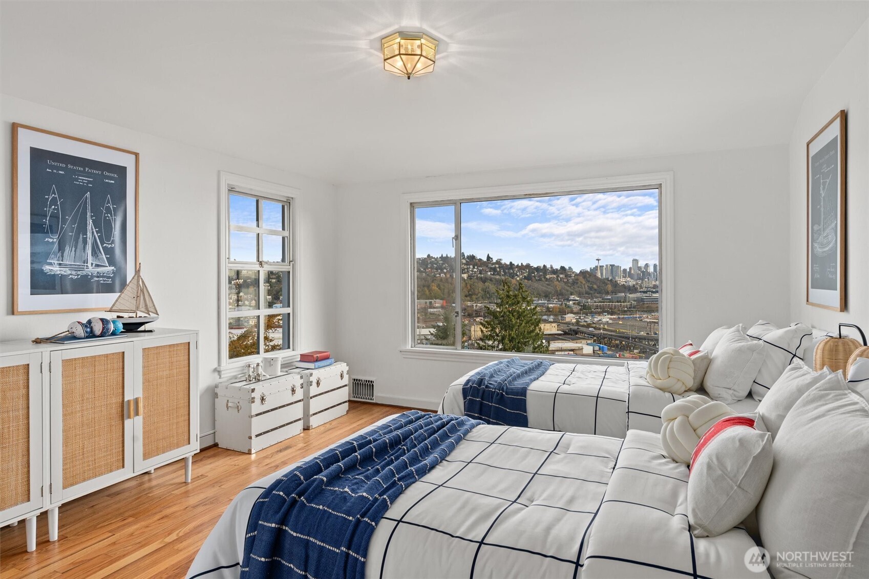 1820 Magnolia Way West Seattle, WA 98199 - Photo 15 of 33