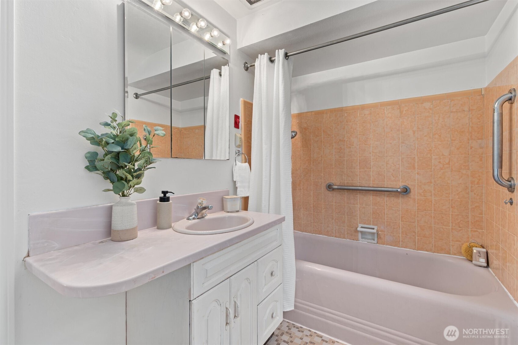 1820 Magnolia Way West Seattle, WA 98199 - Photo 20 of 33