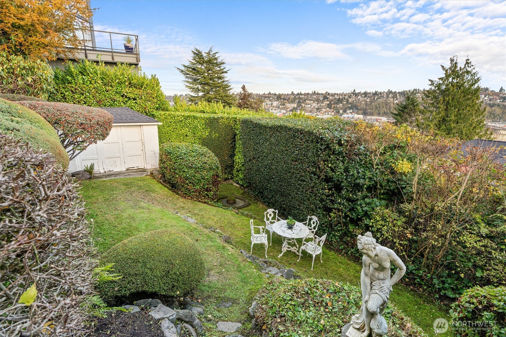 1820 Magnolia Way West Seattle, WA 98199 - Photo 29 of 33