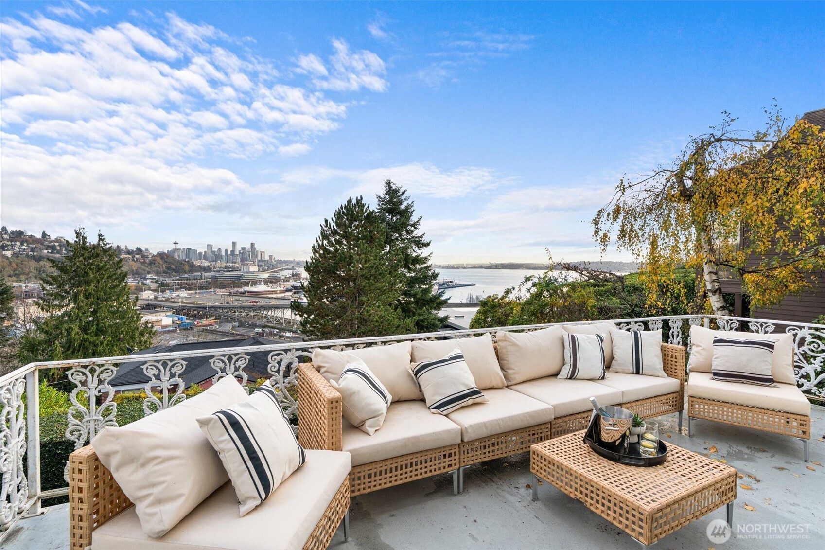 1820 Magnolia Way West Seattle, WA 98199 - Photo 6 of 33 a view of a couch in the roof deck