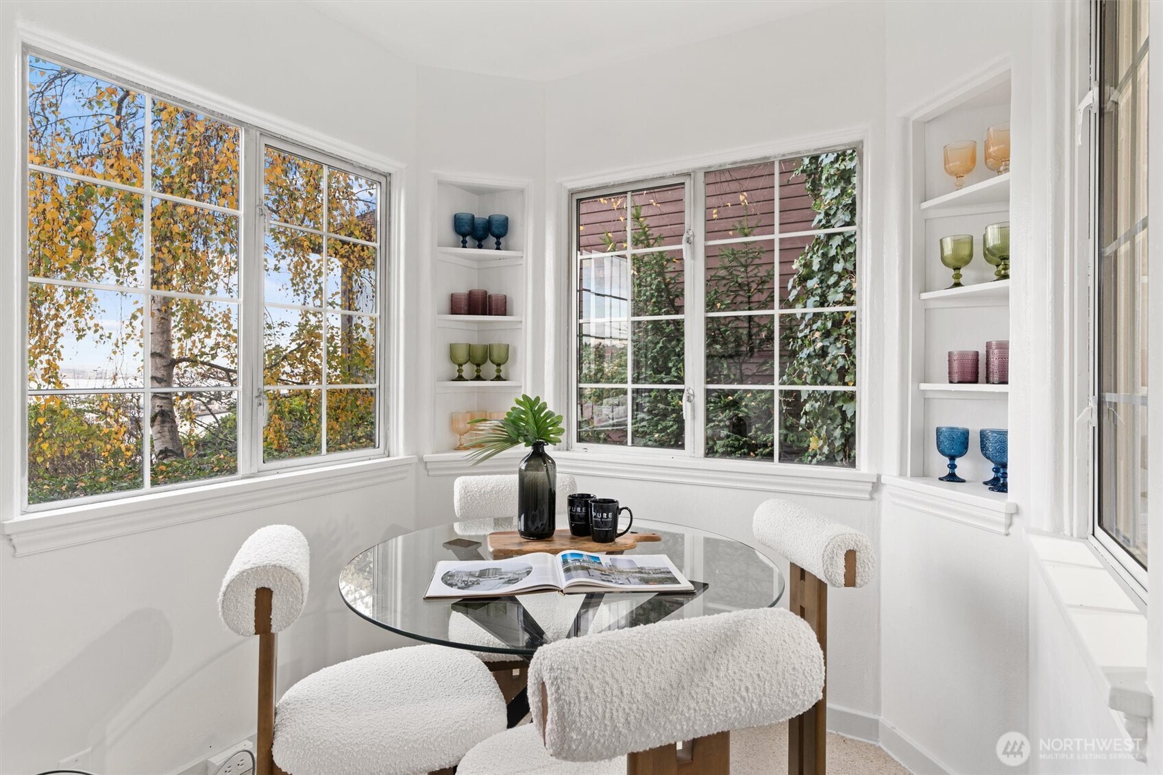 1820 Magnolia Way West Seattle, WA 98199 - Photo 9 of 33 a dining room with furniture and a window