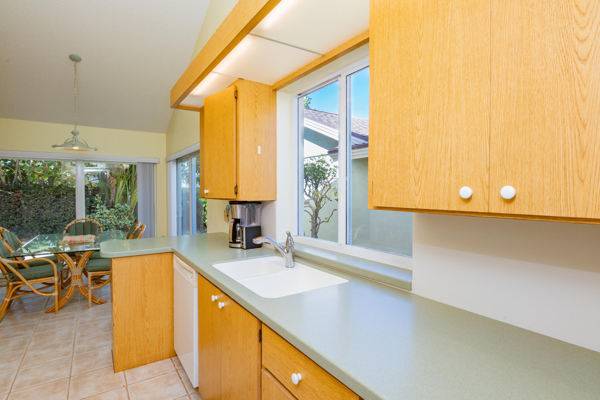 216 Ridge Road Jupiter, FL 33477 - Photo 9 of 32 © Clark-216 Ridge Road-020