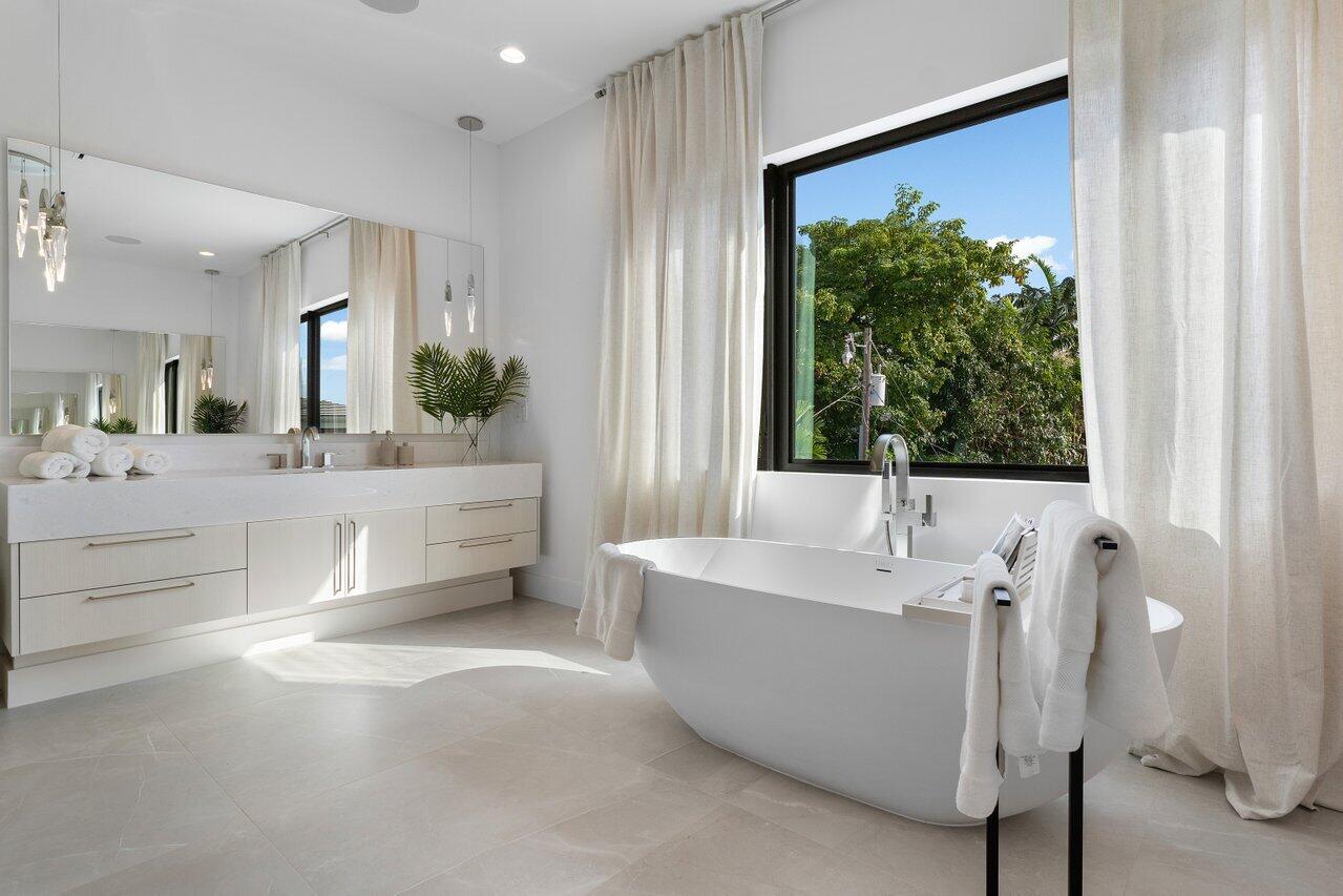 400 Northeast 4th Street Boca Raton, FL 33432 - Photo 37 of 72 038-400Northeast4thStreet-BocaRaton-FL-3