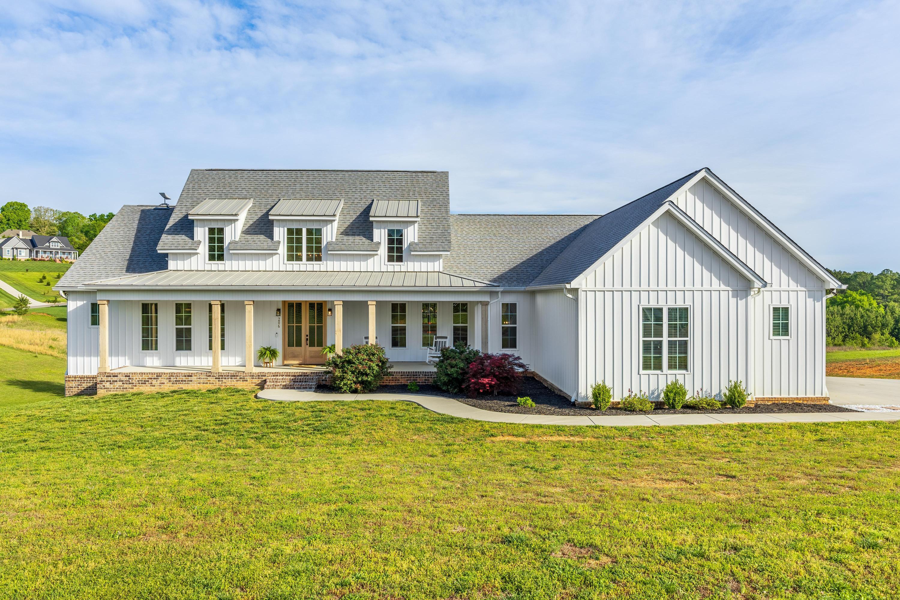 206 Rochelle Circle Northeast Charleston, TN 37310 - Photo 2 of 48 2026_04_April_206_Rochelle_Cir_NE_0001