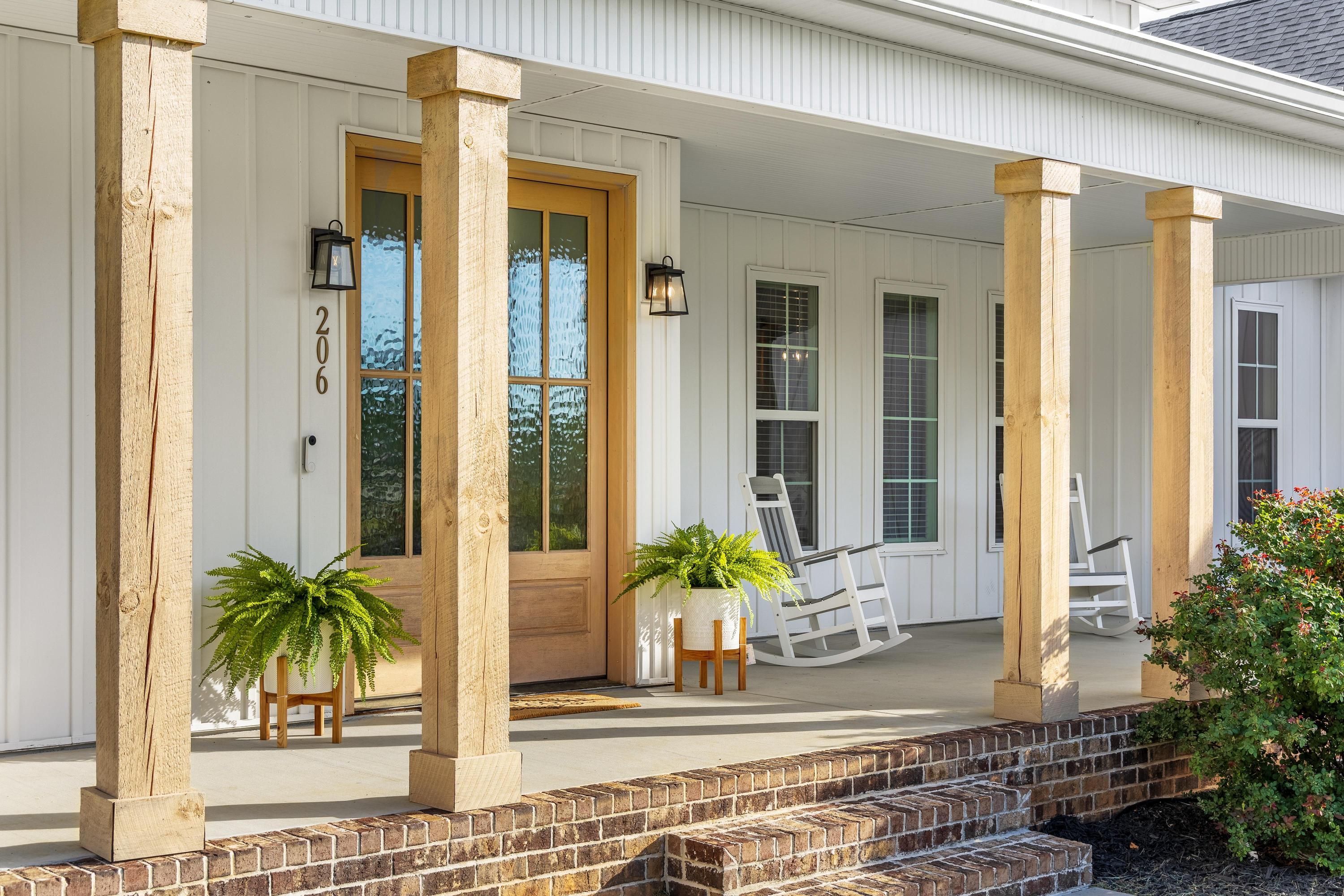 206 Rochelle Circle Northeast Charleston, TN 37310 - Photo 4 of 48 2026_04_April_206_Rochelle_Cir_NE_0004