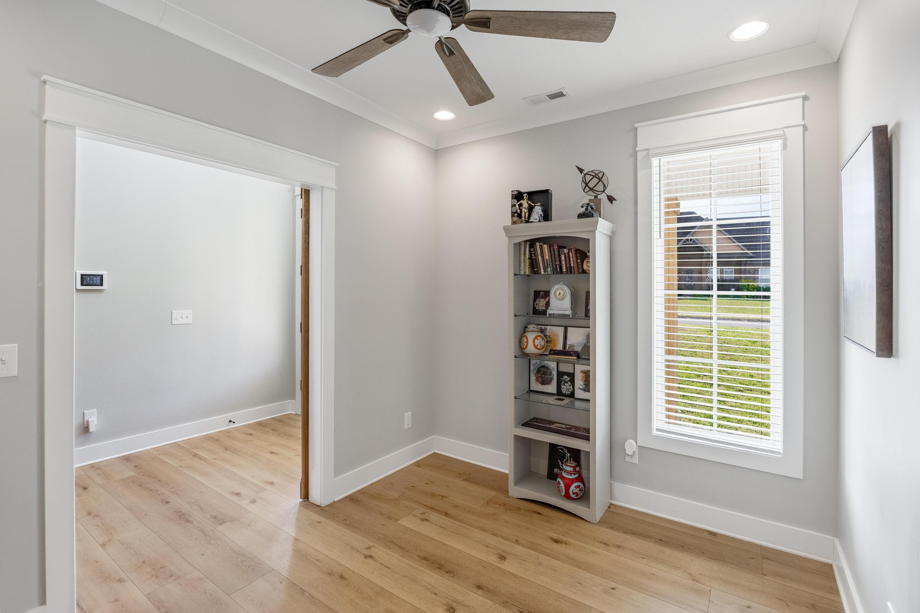 206 Rochelle Circle Northeast Charleston, TN 37310 - Photo 6 of 48 2026_04_April_206_Rochelle_Cir_NE_0017